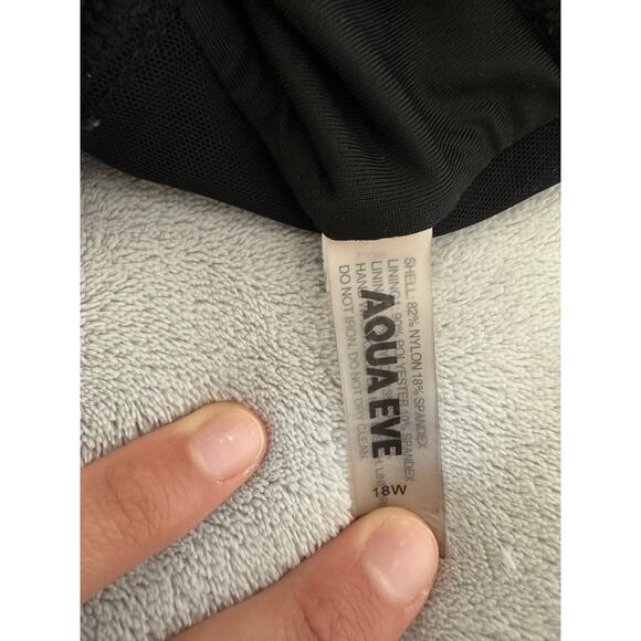 Aqua Eve Women’s Black V-Neck Ruched One Piece Swimsuit Size XXL - Picture 5 of 5